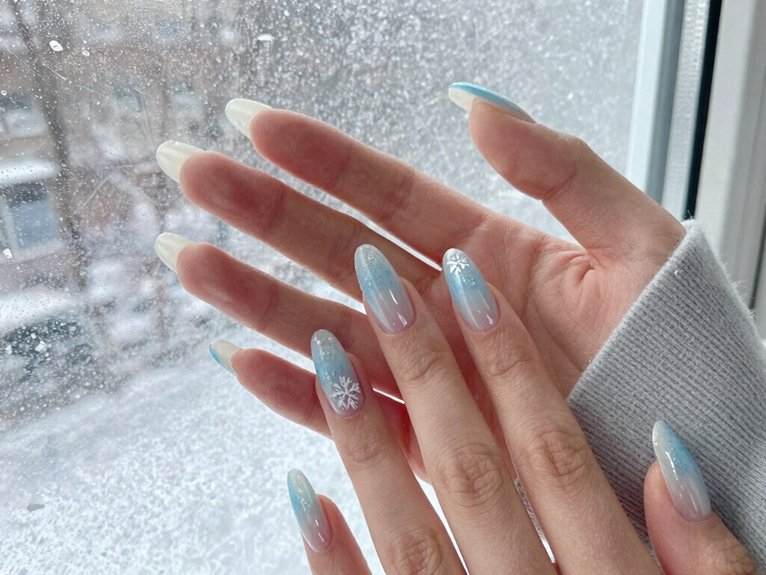 21 Blue and White Winter Nail Ideas for a Chic Seasonal Look 2 winter navy to icy gradient